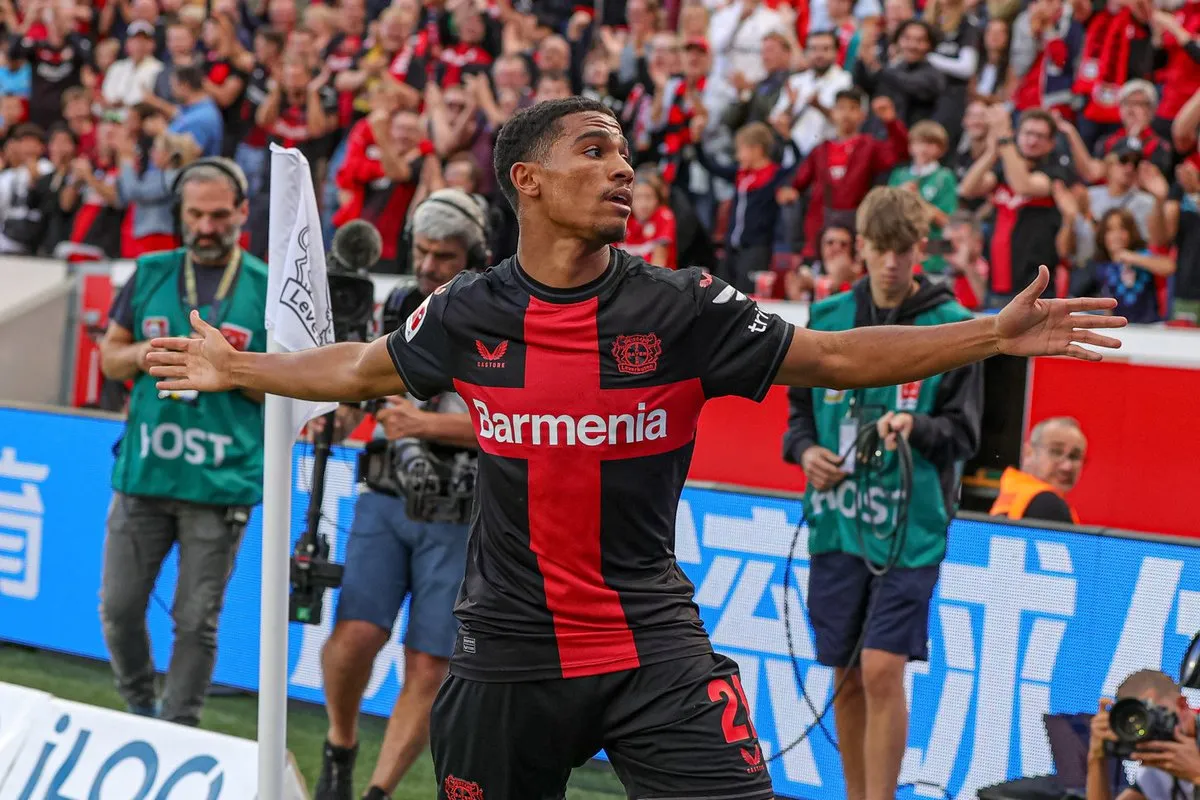 Bayer Leverkusen tiếp tục dẫn đầu BXH Bundesliga - Ảnh 1. Bayer Leverkusen tiếp tục dẫn đầu BXH Bundesliga - Ảnh 1.