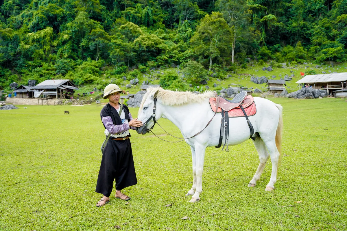 Sống chậm ở làng nguyên thủy Hang Táu, Mộc Châu - Ảnh 7. Sống chậm ở làng nguyên thủy Hang Táu, Mộc Châu - Ảnh 7.