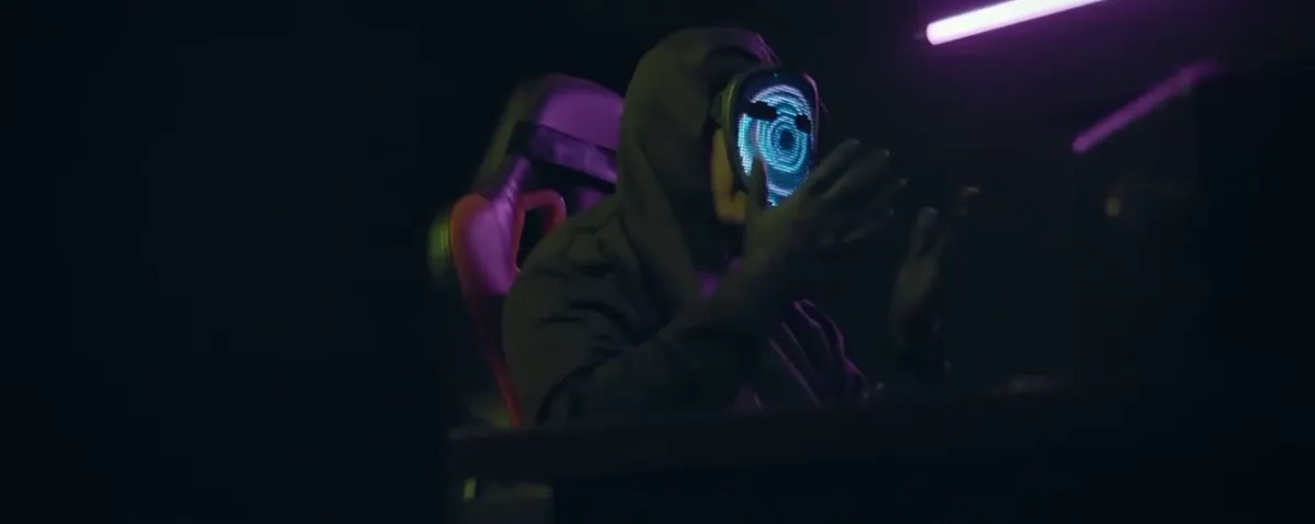 Biệt dược đen - Tập 18: Tuấn cải trang l&agrave;m thợ điện bị &ocirc;ng Ho&agrave;ng nghi ngờ - Ảnh 2.