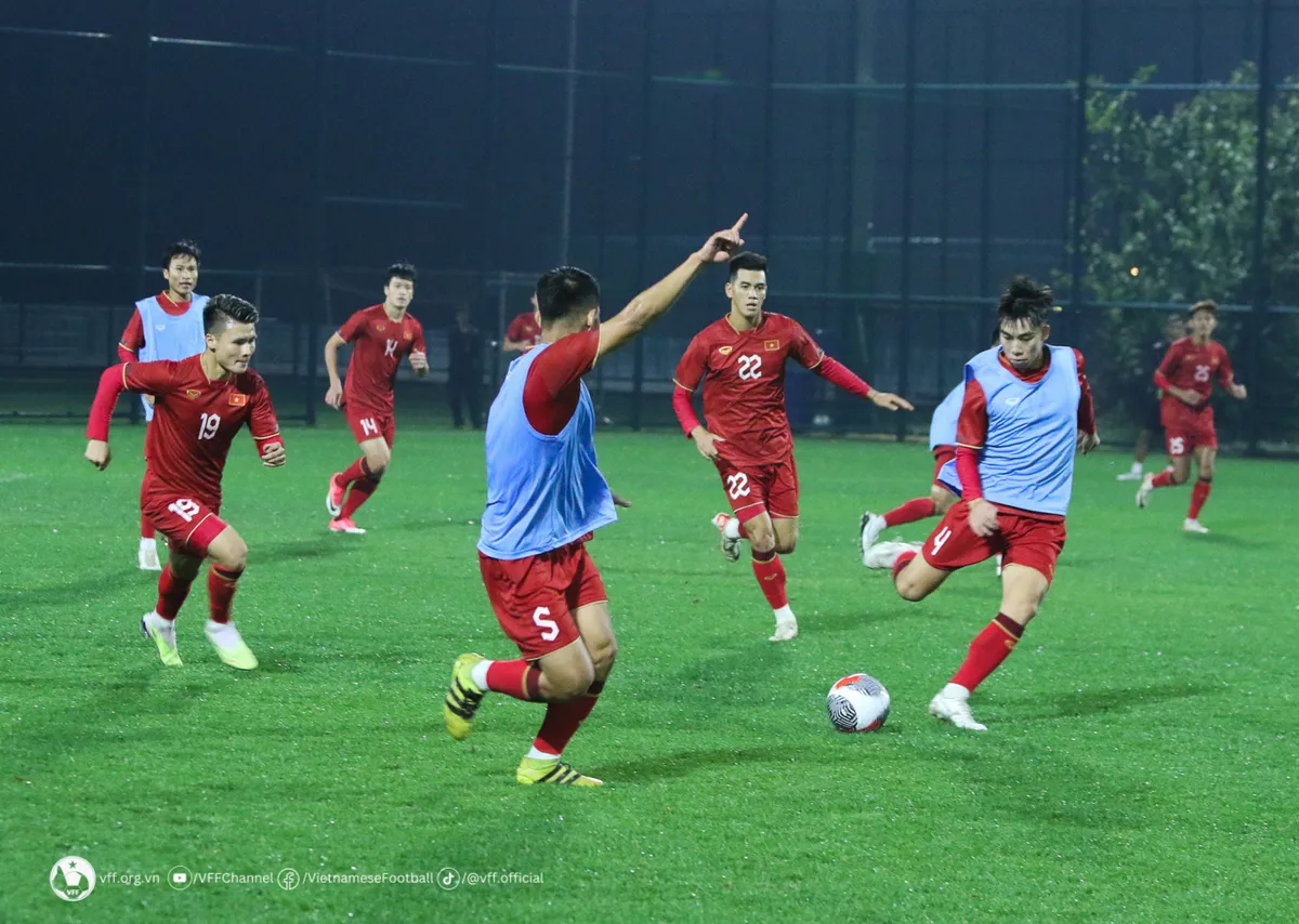 “Các trận đấu với Trung Quốc, Uzbekistan và Hàn Quốc sẽ giúp ĐT Việt Nam hoàn thiện hơn nữa về lối chơi!” - Ảnh 8. “Các trận đấu với Trung Quốc, Uzbekistan và Hàn Quốc sẽ giúp ĐT Việt Nam hoàn thiện hơn nữa về lối chơi!” - Ảnh 8.