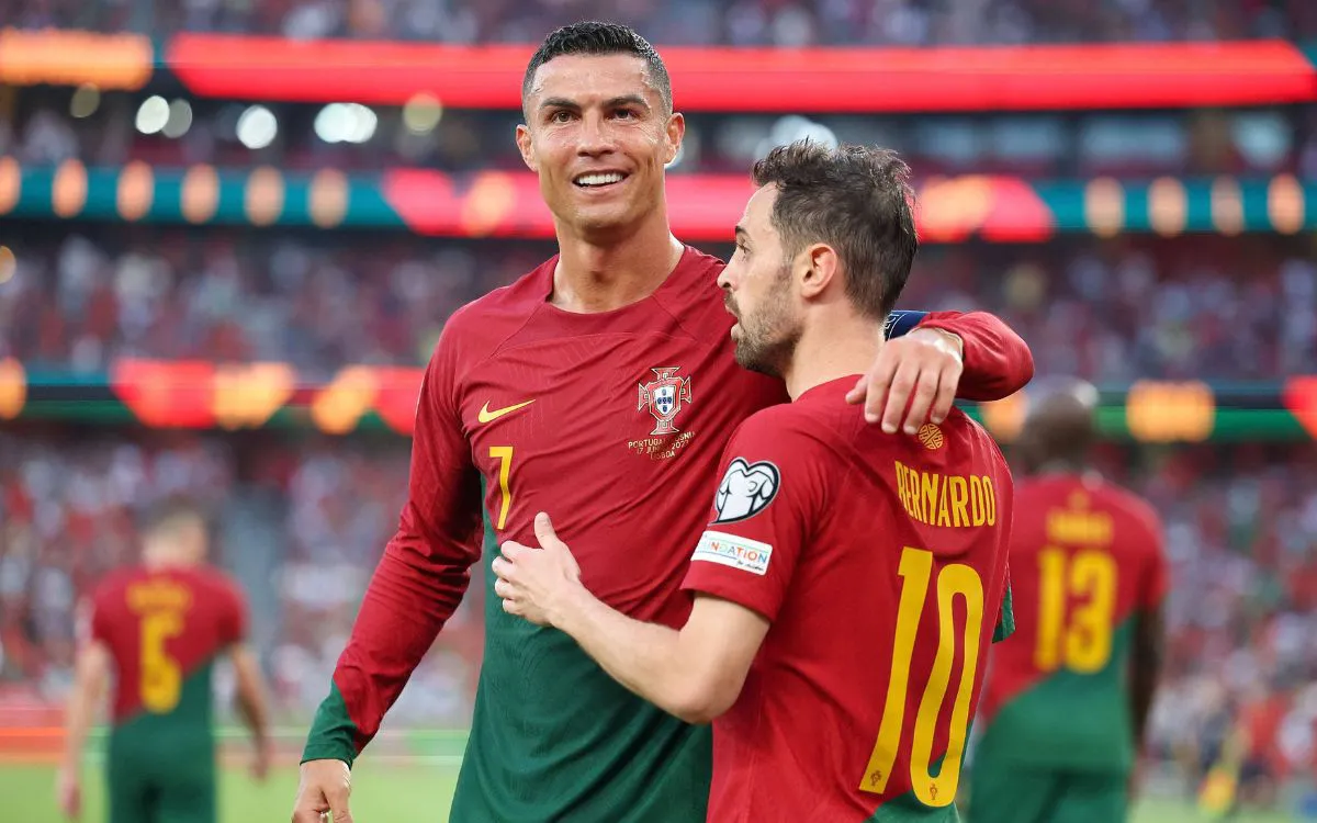 Ronaldo và ĐT Bồ Đào Nha quyết giành vé sớm dự VCK EURO 2024 - Ảnh 1. Ronaldo và ĐT Bồ Đào Nha quyết giành vé sớm dự VCK EURO 2024 - Ảnh 1.