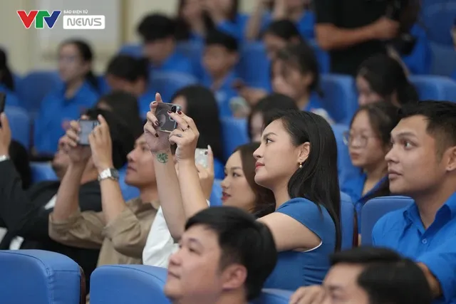 Phát động cuộc vận động ứng xử văn minh trên không gian mạng cho người trẻ - Ảnh 2.