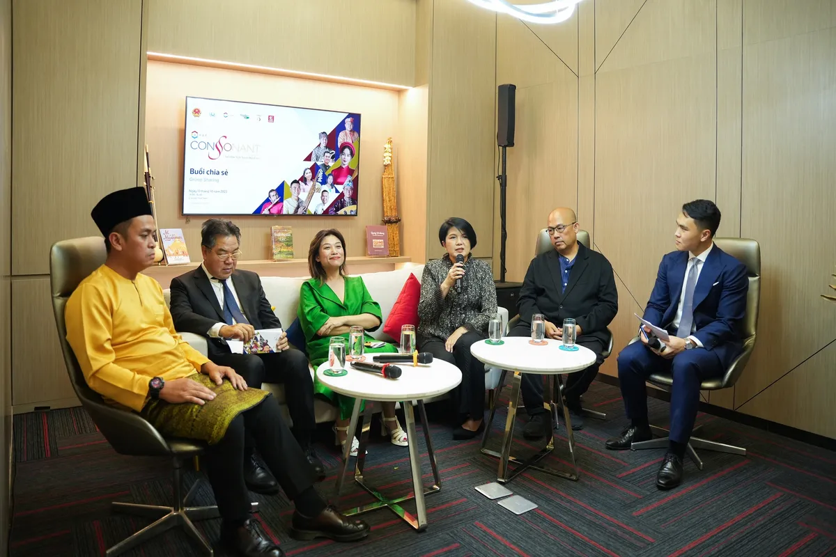 Nghệ sỹ 10 nước ASEAN trình diễn trong hòa nhạc Tình hữu nghị xuyên biên giới - Ảnh 1.