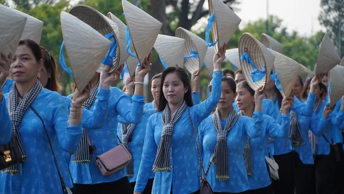 Lễ hội áo bà ba, áo dài quy mô 5.000 người xác lập Kỷ lục Việt Nam - Ảnh 7.