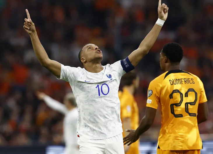 Mbappe lập cú đúp, ĐT Pháp thắng dễ ĐT Hà Lan - Ảnh 1. Mbappe lập cú đúp, ĐT Pháp thắng dễ ĐT Hà Lan - Ảnh 1.