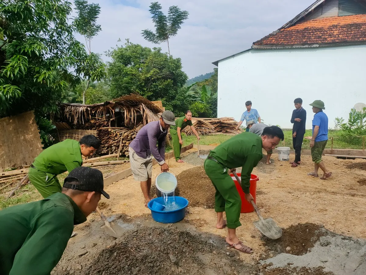 Những cách làm hay, sáng tạo trong xây dựng nhà ở cho hộ nghèo ở Nghệ An - Ảnh 1.