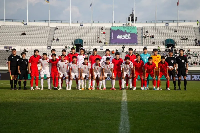 U18 Việt Nam có màn trình diễn đáng khen ngợi trước U18 Hàn Quốc - Ảnh 2. U18 Việt Nam có màn trình diễn đáng khen ngợi trước U18 Hàn Quốc - Ảnh 2.