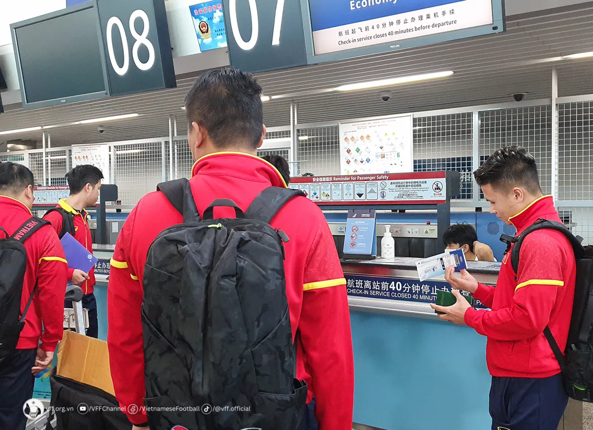 ĐT Việt Nam đã có mặt tại Suwon, chuẩn bị cho trận giao hữu với đội tuyển Hàn Quốc - Ảnh 1. ĐT Việt Nam đã có mặt tại Suwon, chuẩn bị cho trận giao hữu với đội tuyển Hàn Quốc - Ảnh 1.