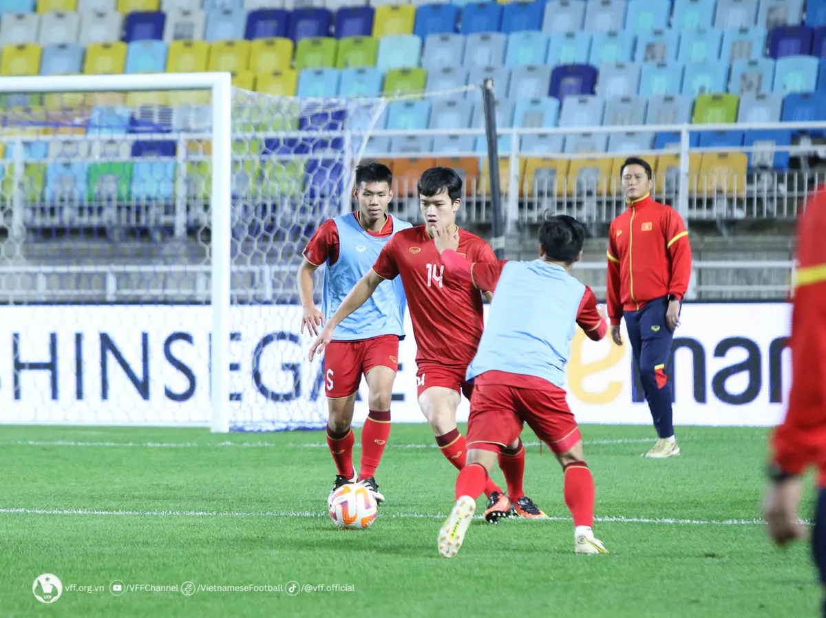 HLV Philippe Troussier ví trận đấu với ĐT Hàn Quốc như một món quà dành cho các cầu thủ Việt Nam - Ảnh 4. HLV Philippe Troussier ví trận đấu với ĐT Hàn Quốc như một món quà dành cho các cầu thủ Việt Nam - Ảnh 4.