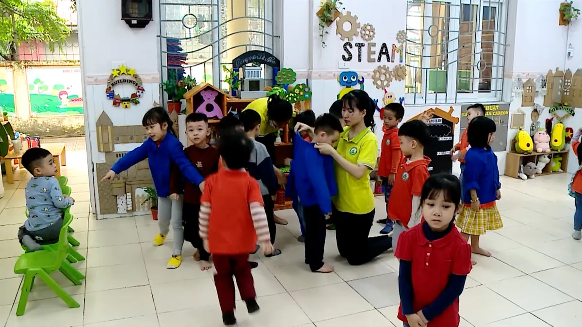 H&agrave; Nội nỗ lực x&acirc;y trường c&ocirc;ng lập, giảm sĩ số lớp học - Ảnh 1.