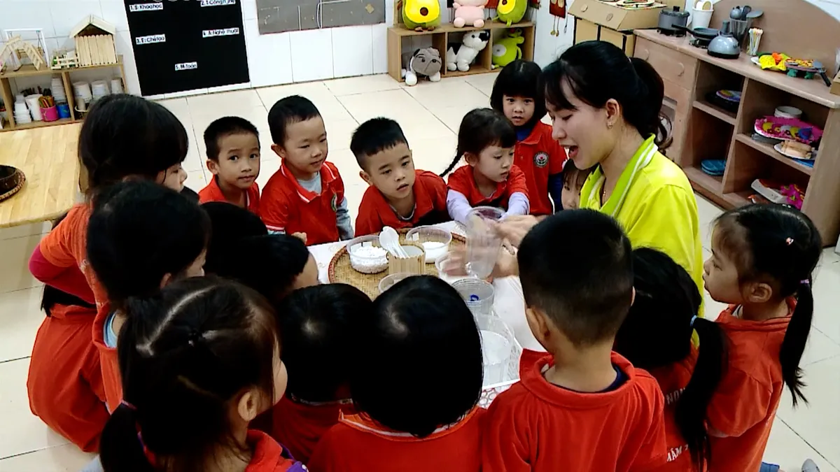 H&agrave; Nội nỗ lực x&acirc;y trường c&ocirc;ng lập, giảm sĩ số lớp học - Ảnh 2.