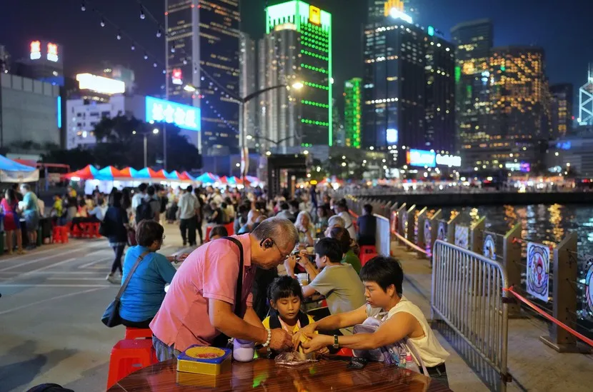 Hong Kong (Trung Quốc) bắn pháo hoa mừng Quốc khánh - Ảnh 2.