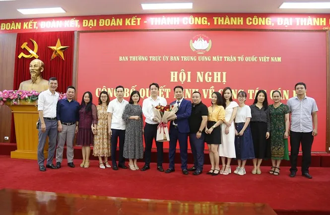 Nhà báo Trương Thành Trung được bổ nhiệm giữ chức Tổng Biên tập Tạp chí Mặt trận - Ảnh 6.