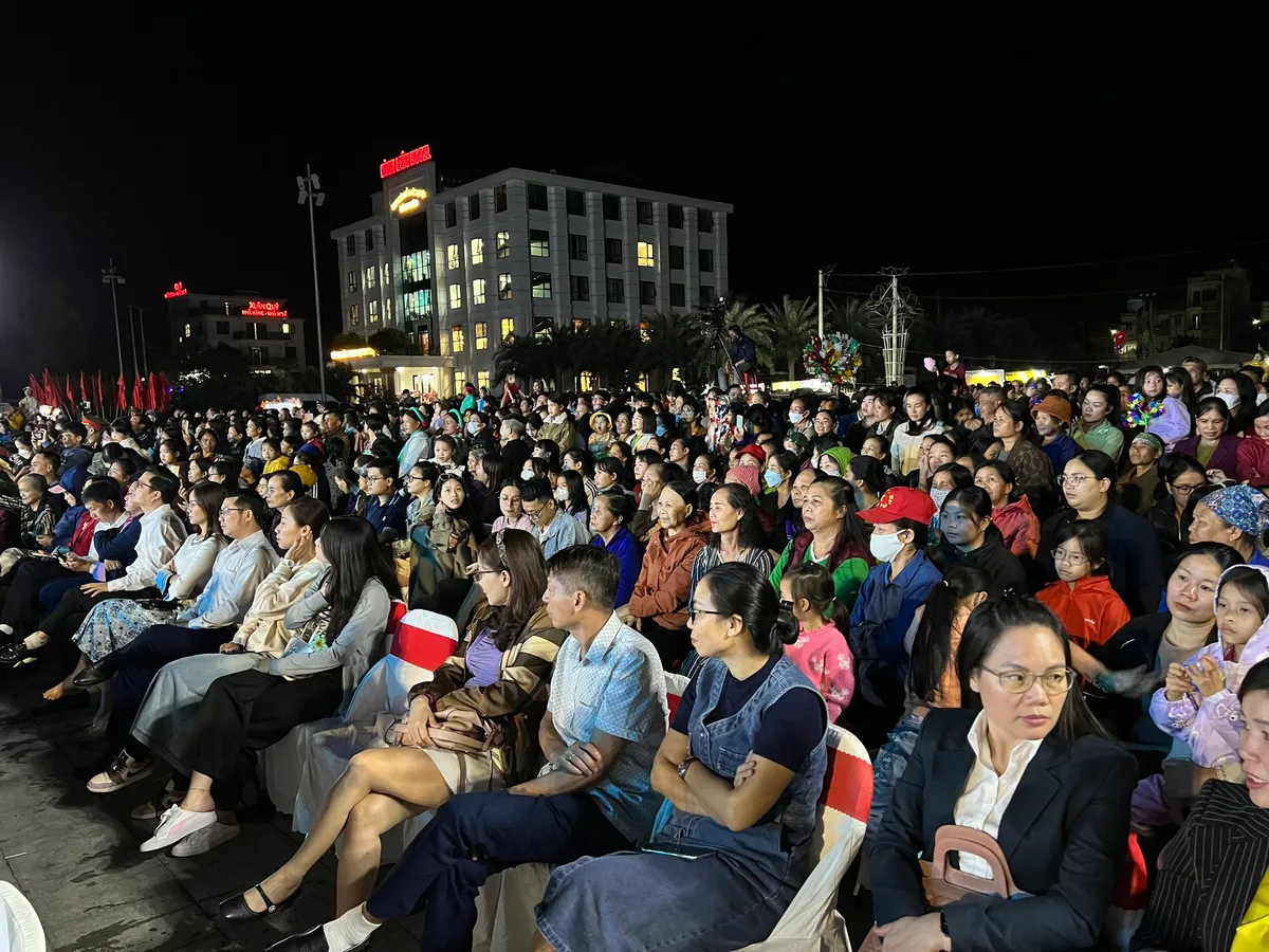 Quảng Ninh: Đậm sắc màu truyền thống các dân tộc trong Lễ hội mùa vàng Bình Liêu - Ảnh 10.