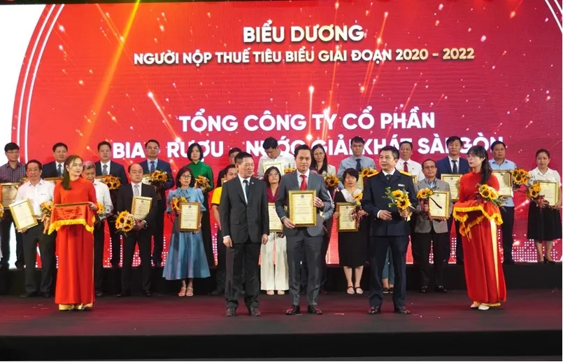 SABECO được vinh danh Doanh nghiệp nộp thuế tiêu biểu 2020-2022 - Ảnh 1.