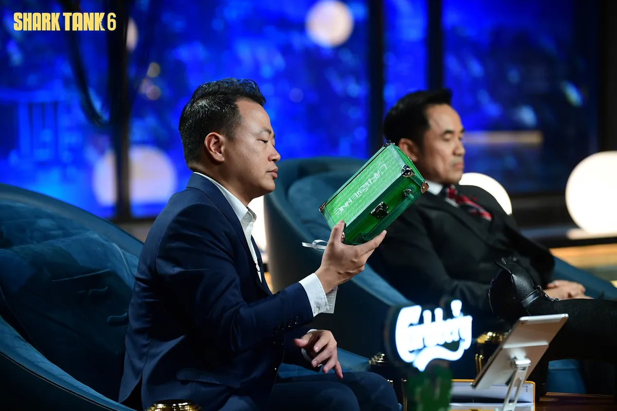 Shark Tank - Tập 4: Cặp du học sinh cấp 3 gọi vốn thành công với túi xách - Ảnh 9.