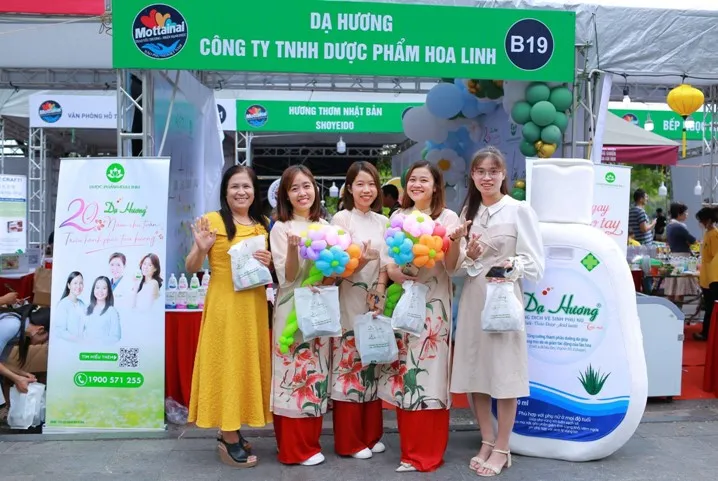 &ldquo;Trạm lan toả hạnh ph&uacute;c&rdquo; - Lời tri &acirc;n kh&aacute;ch h&agrave;ng cho 20 năm đồng h&agrave;nh từ Dạ Hương - Ảnh 1.