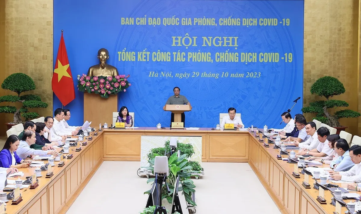 Thủ tướng chủ trì Hội nghị Tổng kết công tác phòng, chống dịch COVID-19 - Ảnh 1.