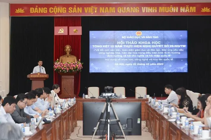 Mỗi năm, khoảng 40.000 người Việt đi du học nước ngoài - Ảnh 1.