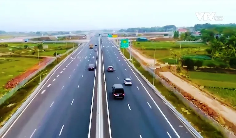 Ho&agrave;n thiện thể chế phục vụ qu&aacute; tr&igrave;nh ph&aacute;t triển - Ảnh 2.