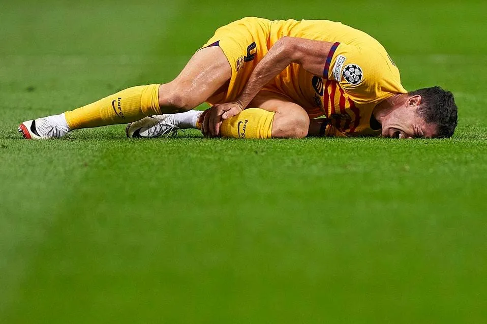 Lewandowski bỏ lỡ trận Siêu kinh điển - Ảnh 1. Lewandowski bỏ lỡ trận Siêu kinh điển - Ảnh 1.