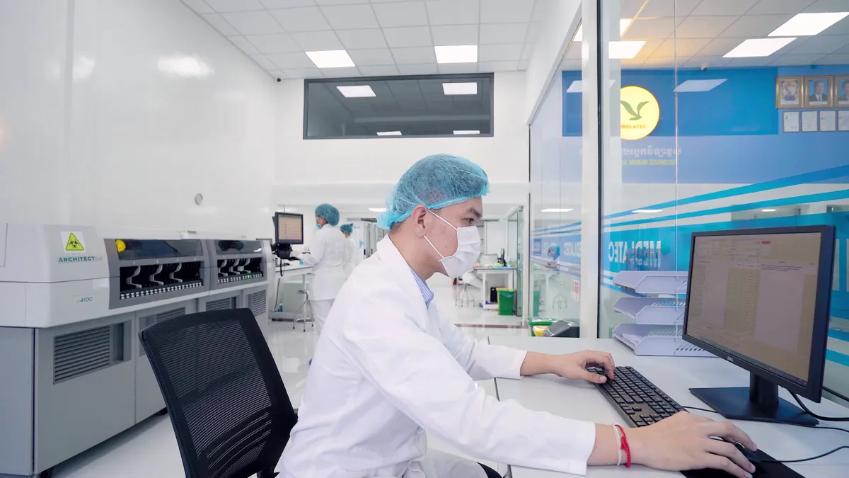 Đưa cơ sở y tế Việt Nam tại Campuchia v&agrave;o hoạt động - Ảnh 3.