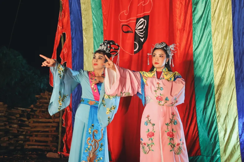 Ca sĩ B&iacute;ch Hồng t&aacute;i xuất với MV mới về H&agrave; Nội đẹp tựa phim điện ảnh  - Ảnh 3.