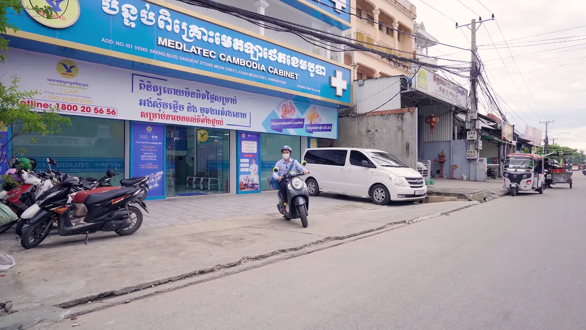 Đưa cơ sở y tế Việt Nam tại Campuchia v&agrave;o hoạt động - Ảnh 1.