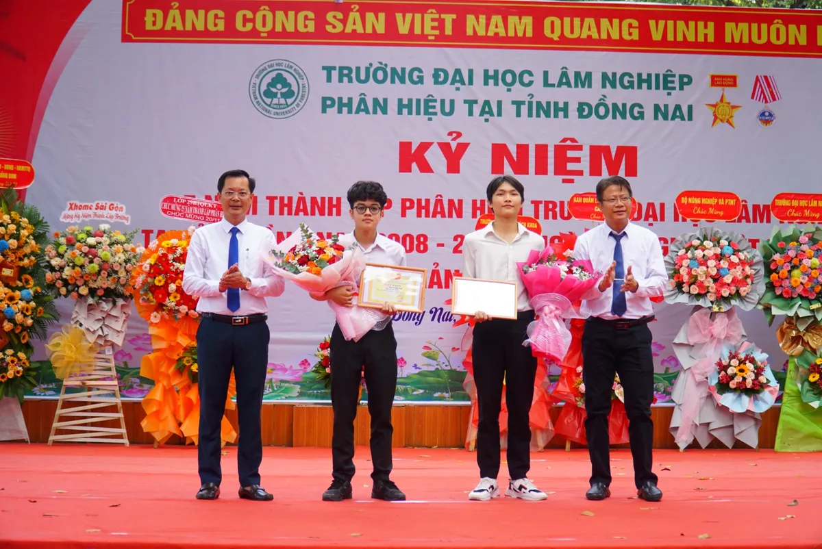 Phân hiệu Đại học Lâm nghiệp tỉnh Đồng Nai: 15 năm xây dựng và phát triển - Ảnh 3.