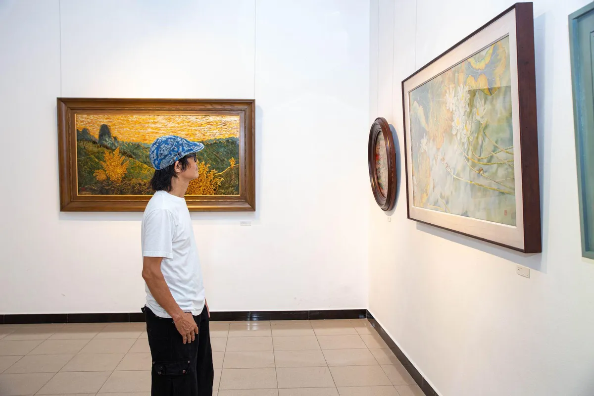 Triển lãm Mỹ thuật chào mừng Ngày Nhà giáo Việt Nam - Ảnh 2. Triển lãm Mỹ thuật chào mừng Ngày Nhà giáo Việt Nam - Ảnh 2.
