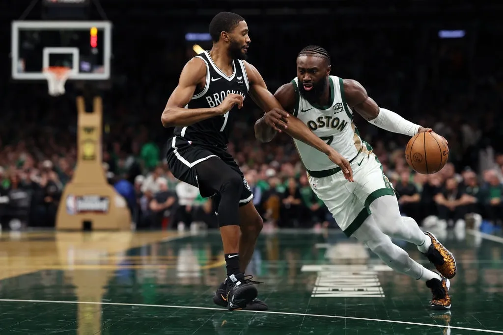 Boston Celtics vượt qua Brooklyn Nets trên sân nhà - Ảnh 1. Boston Celtics vượt qua Brooklyn Nets trên sân nhà - Ảnh 1.
