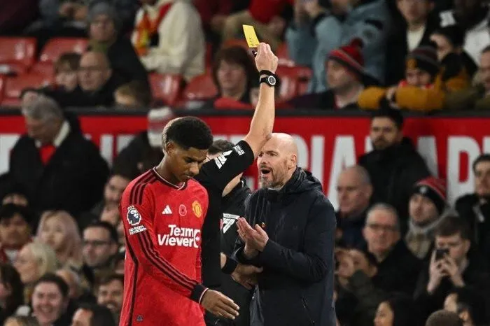 Manchester United trả giá đắt cho chiến thắng trước Luton Town - Ảnh 1. Manchester United trả giá đắt cho chiến thắng trước Luton Town - Ảnh 1.