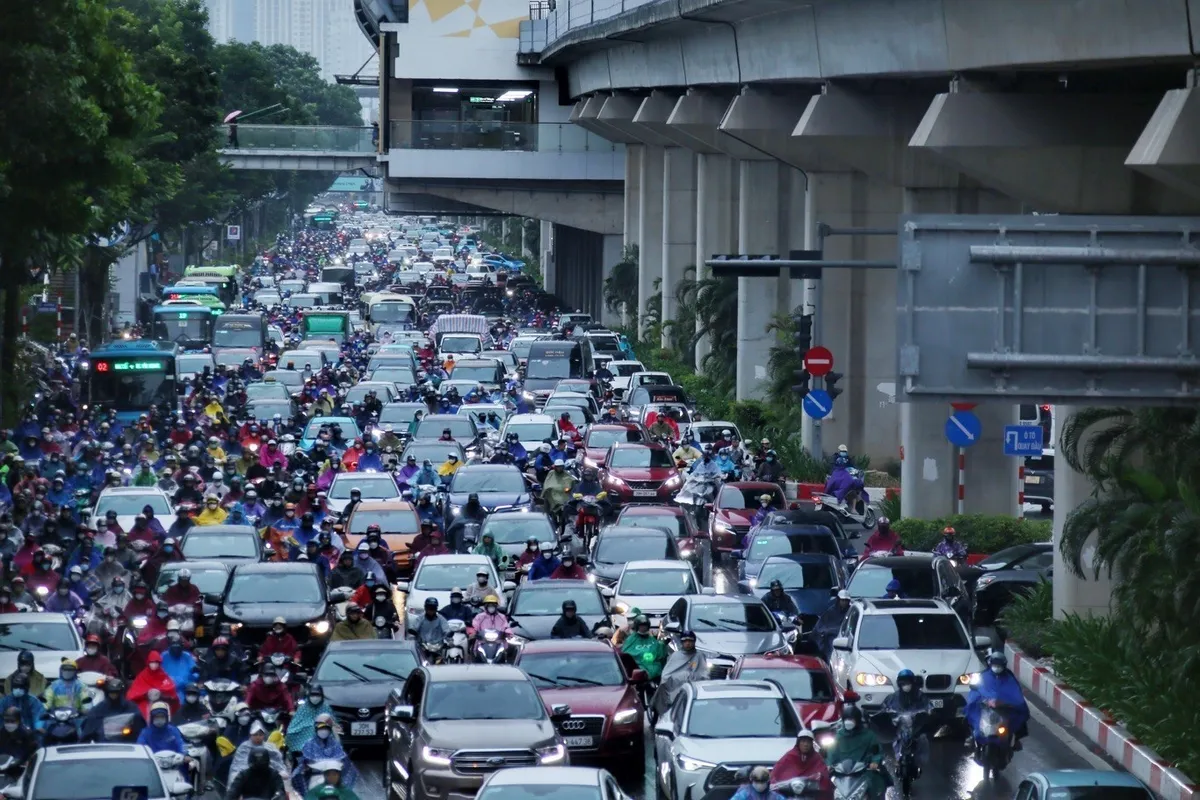 Hà Nội: Mưa rét kèm tắc đường trong ngày đầu tuần - Ảnh 3.