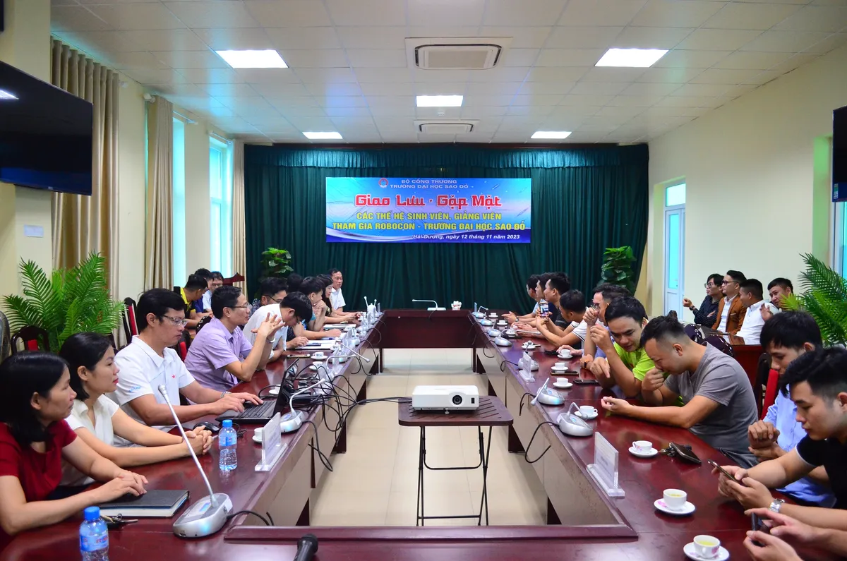Truyền lửa đam m&ecirc; Robocon tại Trường Đại học Sao Đỏ - Ảnh 1.