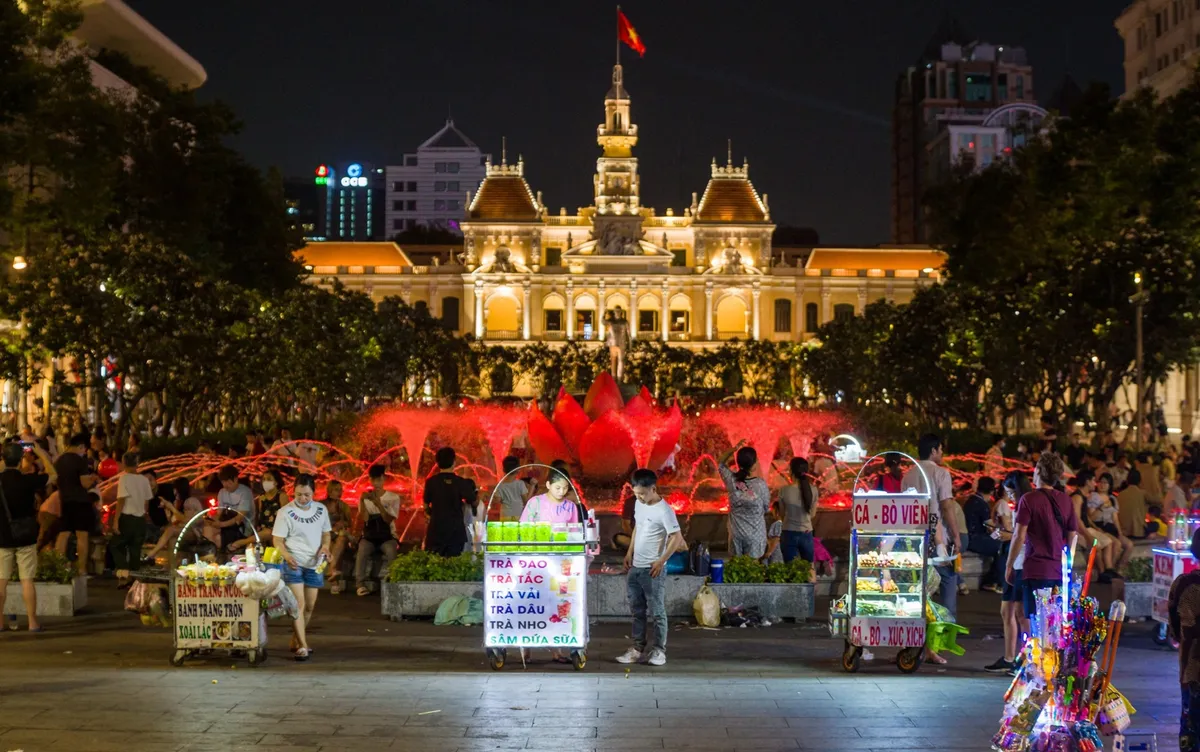 TP Hồ Chí Minh: Đề xuất thí điểm kinh doanh ẩm thực có thu phí tại phố đi bộ Nguyễn Huệ - Ảnh 1.