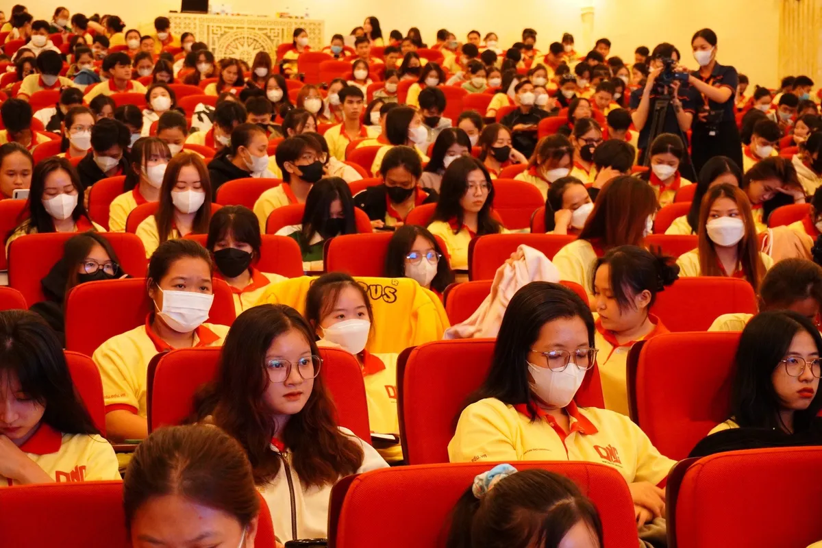 Cần Thơ: Hưởng ứng Ng&agrave;y thế giới tưởng niệm nạn nh&acirc;n tử vong do tai nạn giao th&ocirc;ng - Ảnh 1.