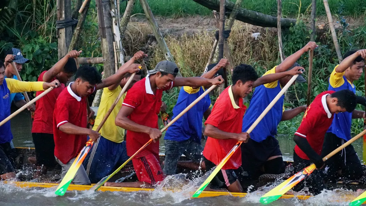 Các kênh, rạch ở Sóc Trăng sôi động trước giải đua ghe ngo năm 2023 - Ảnh 5.