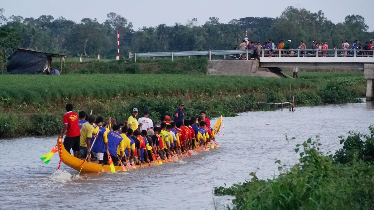 Các kênh, rạch ở Sóc Trăng sôi động trước giải đua ghe ngo năm 2023 - Ảnh 4.