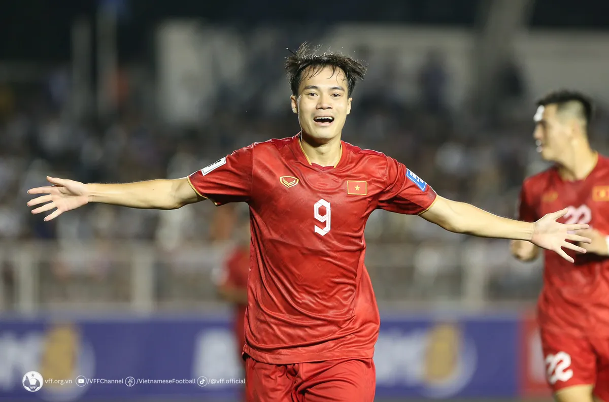 ĐT Việt Nam khởi đầu vòng loại World Cup 2026 bằng chiến thắng 2-0 trên sân Philippines - Ảnh 2. ĐT Việt Nam khởi đầu vòng loại World Cup 2026 bằng chiến thắng 2-0 trên sân Philippines - Ảnh 2.