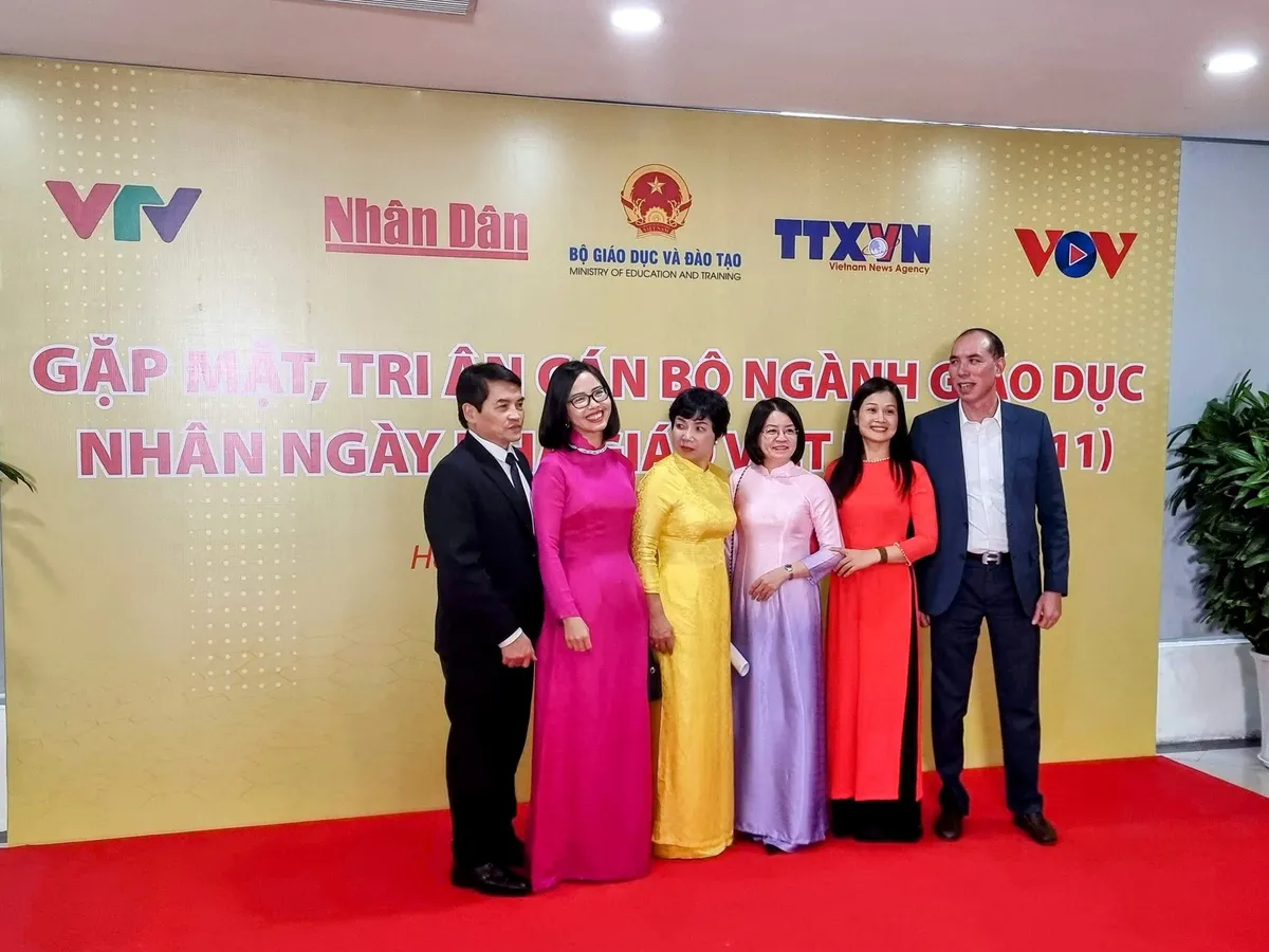 Các cơ quan báo chí tổ chức gặp mặt, tri ân cán bộ ngành giáo dục nhân ngày Nhà giáo Việt Nam - Ảnh 7. Các cơ quan báo chí tổ chức gặp mặt, tri ân cán bộ ngành giáo dục nhân ngày Nhà giáo Việt Nam - Ảnh 7.