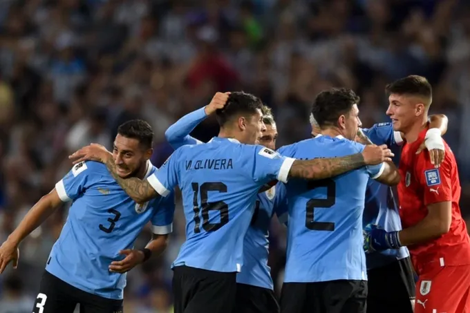 Messi gây thất vọng, ĐT Argentina thua trận trước ĐT Uruguay - Ảnh 3. Messi gây thất vọng, ĐT Argentina thua trận trước ĐT Uruguay - Ảnh 3.
