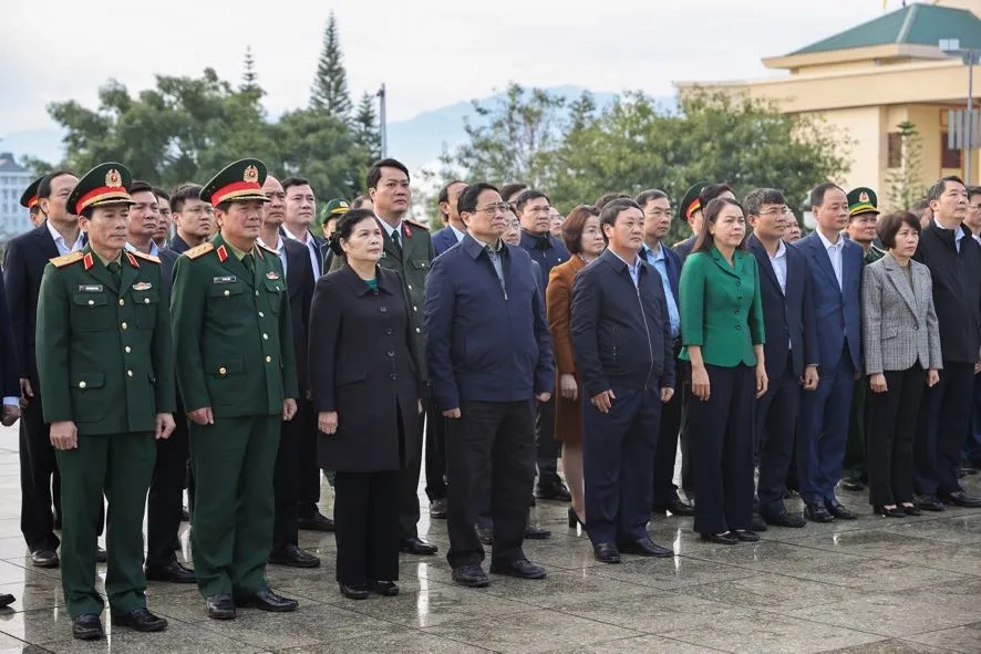 Thủ tướng l&agrave;m việc với Ban Thường vụ Tỉnh ủy Lai Ch&acirc;u - Ảnh 3.