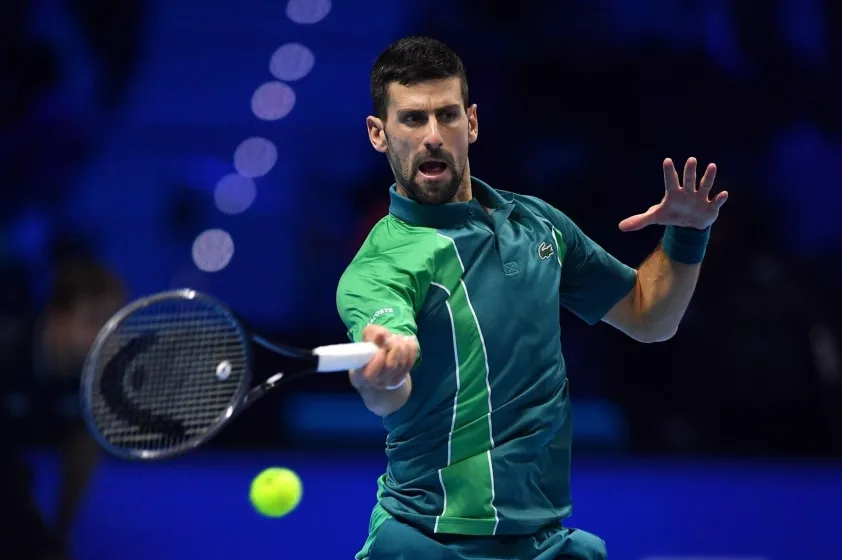 Alcaraz thừa nhận không cùng đẳng cấp với Djokovic - Ảnh 1. Alcaraz thừa nhận không cùng đẳng cấp với Djokovic - Ảnh 1.