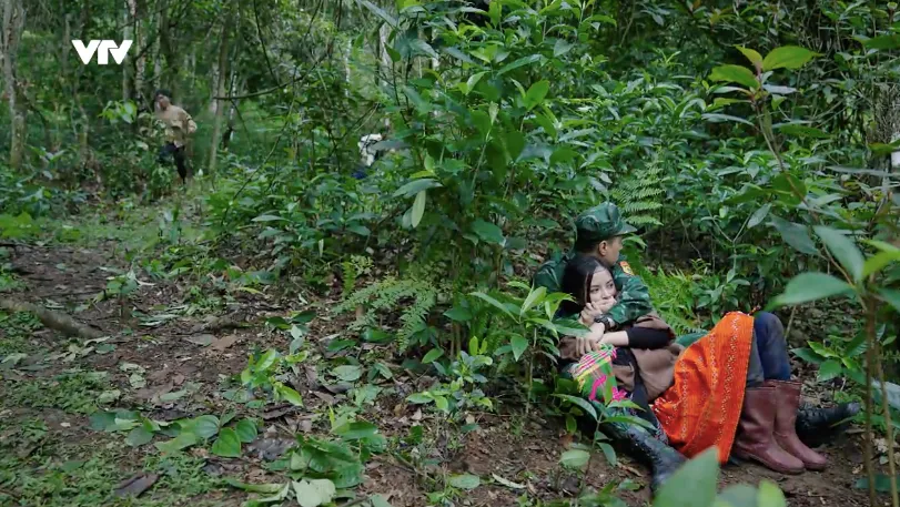 Cuộc chiến không giới tuyến - Tập 36: Hang ổ buôn ma tuý bại lộ, Thào A Hề như ngồi trên đống lửa - Ảnh 7.