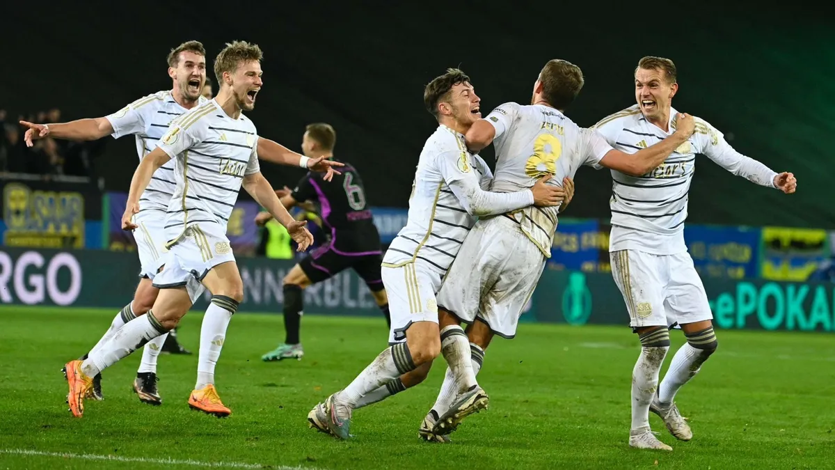 Bayern Munich thua đội hạng 3, dừng bước tại Cúp Quốc gia Đức - Ảnh 1. Bayern Munich thua đội hạng 3, dừng bước tại Cúp Quốc gia Đức - Ảnh 1.