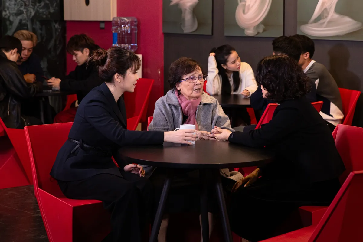 Chuyện về 3 thế hệ đam m&ecirc; gi&aacute;o dục trong gia đ&igrave;nh nữ gi&aacute;o sư to&aacute;n học đầu ti&ecirc;n của Việt Nam - Ảnh 2.