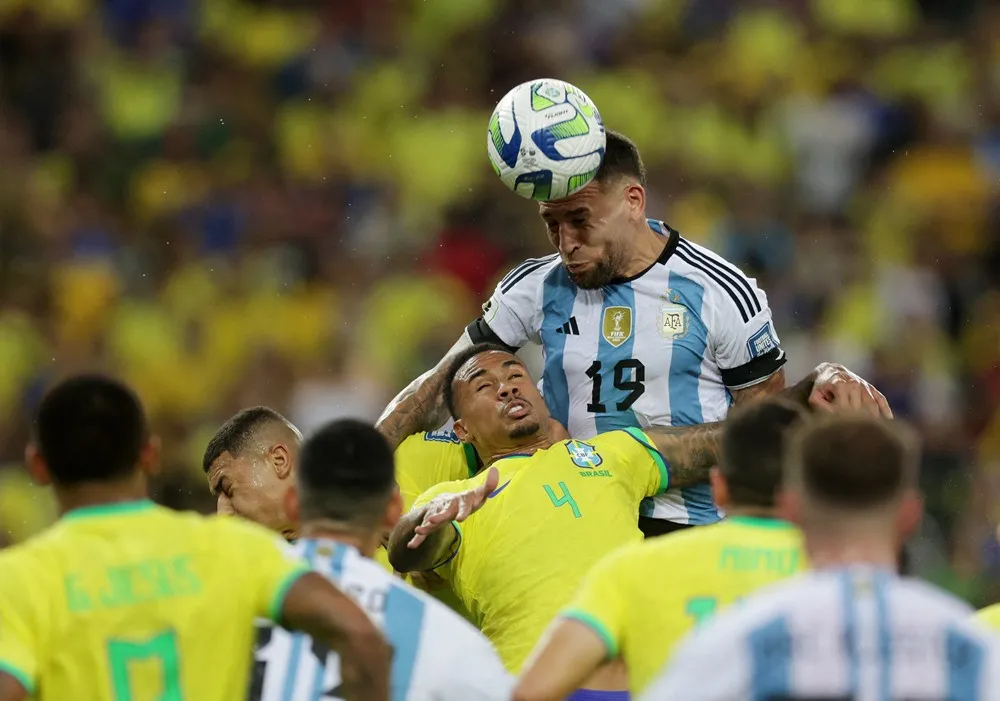 Argentina thắng tối thiểu Brazil ngay trên sân khách | Vòng loại World Cup 2026 khu vực Nam Mỹ - Ảnh 1. Argentina thắng tối thiểu Brazil ngay trên sân khách | Vòng loại World Cup 2026 khu vực Nam Mỹ - Ảnh 1.