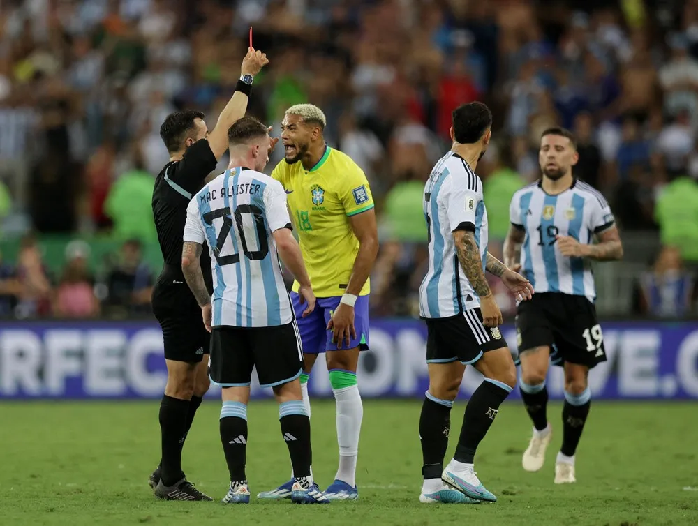 Argentina thắng tối thiểu Brazil ngay trên sân khách | Vòng loại World Cup 2026 khu vực Nam Mỹ - Ảnh 2. Argentina thắng tối thiểu Brazil ngay trên sân khách | Vòng loại World Cup 2026 khu vực Nam Mỹ - Ảnh 2.