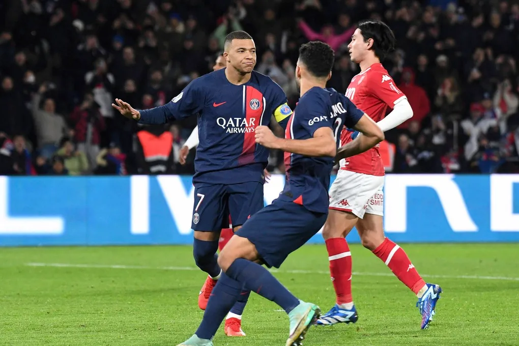 Mbappe lập công, PSG giữ vững ngôi đầu - Ảnh 2. Mbappe lập công, PSG giữ vững ngôi đầu - Ảnh 2.