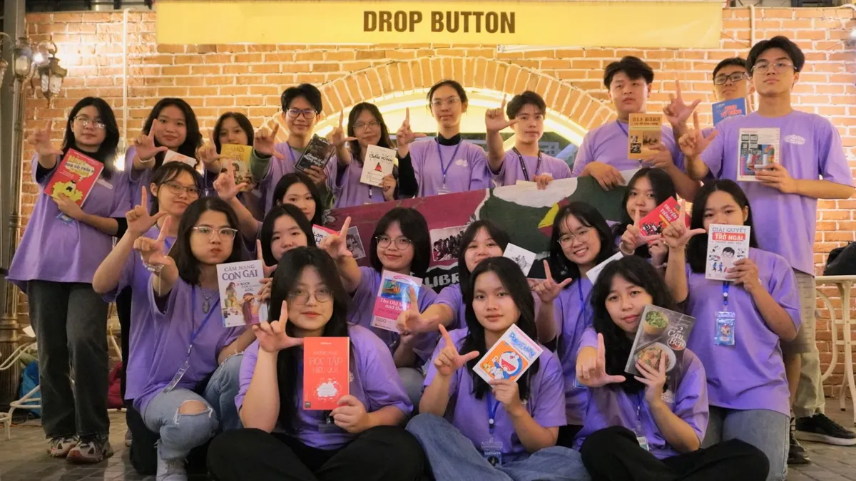 Triển l&atilde;m s&aacute;ch Lenofiato: Học sinh Thủ đ&ocirc; lan toả th&ocirc;ng điệp s&acirc;u sắc về S&aacute;ch - Ảnh 4.